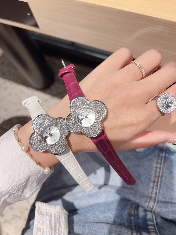 ブランド時計背面デザイン